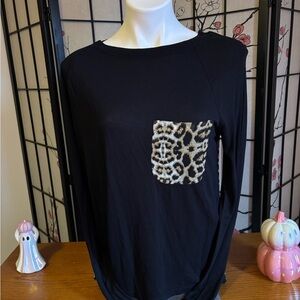 VENUS Black Blouse with Leopard Print Pocket